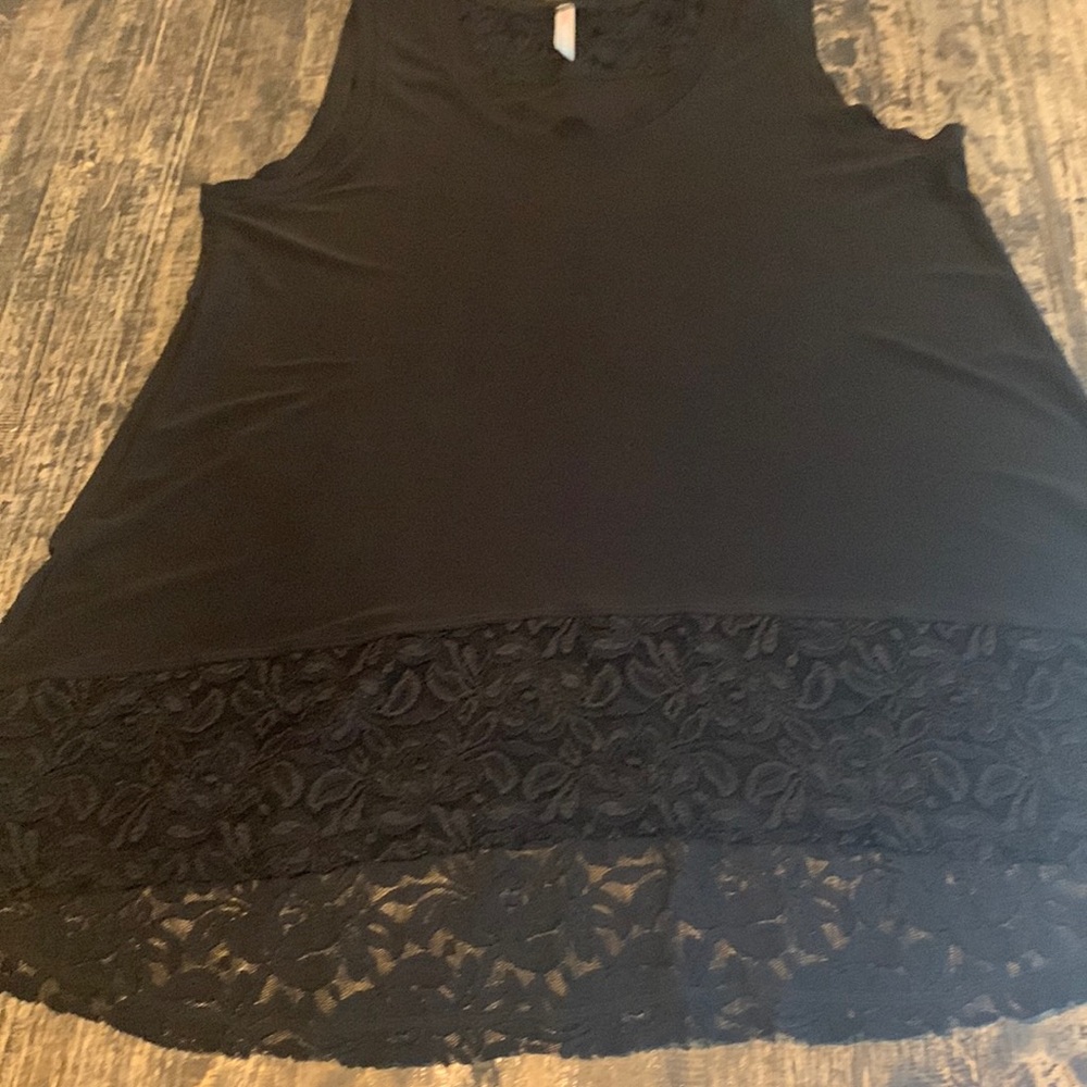 LAST TANGO Black tunic with lace accent on back and around the hem line. Large.